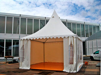 carpa pagoda con cortinas